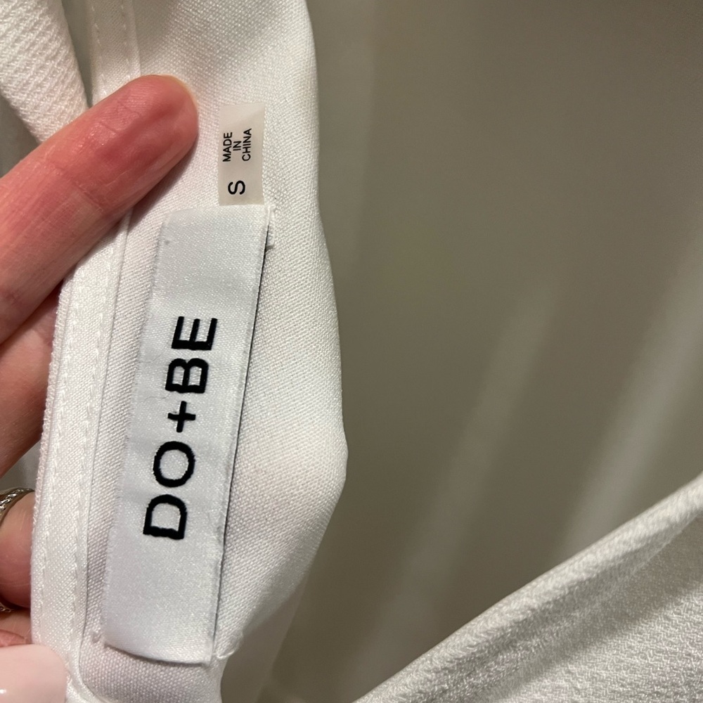 DO+BE White Sleeveless Outfit - Picture 2 of 3